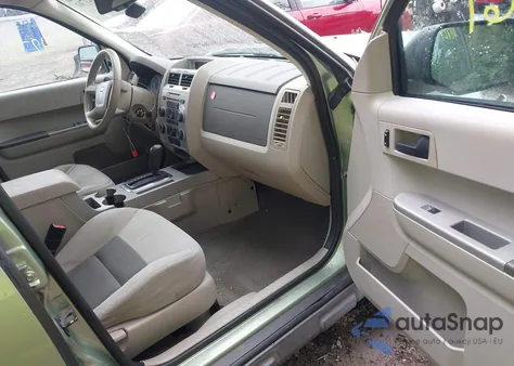 2008 Ford Escape Xlt z USA, uszkodzony, nr VIN 1FMCU93158KA07483